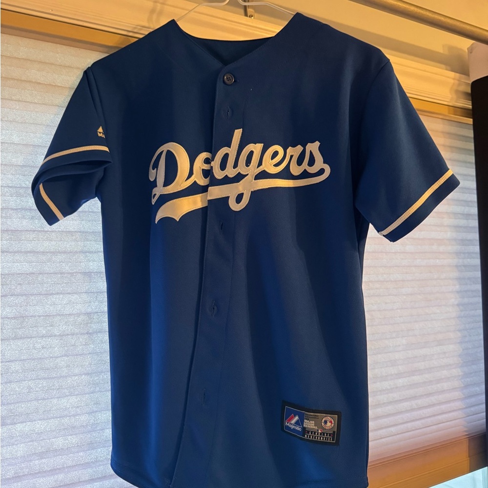 Majestic Royal Blue Baseball Jersey Patch Detail